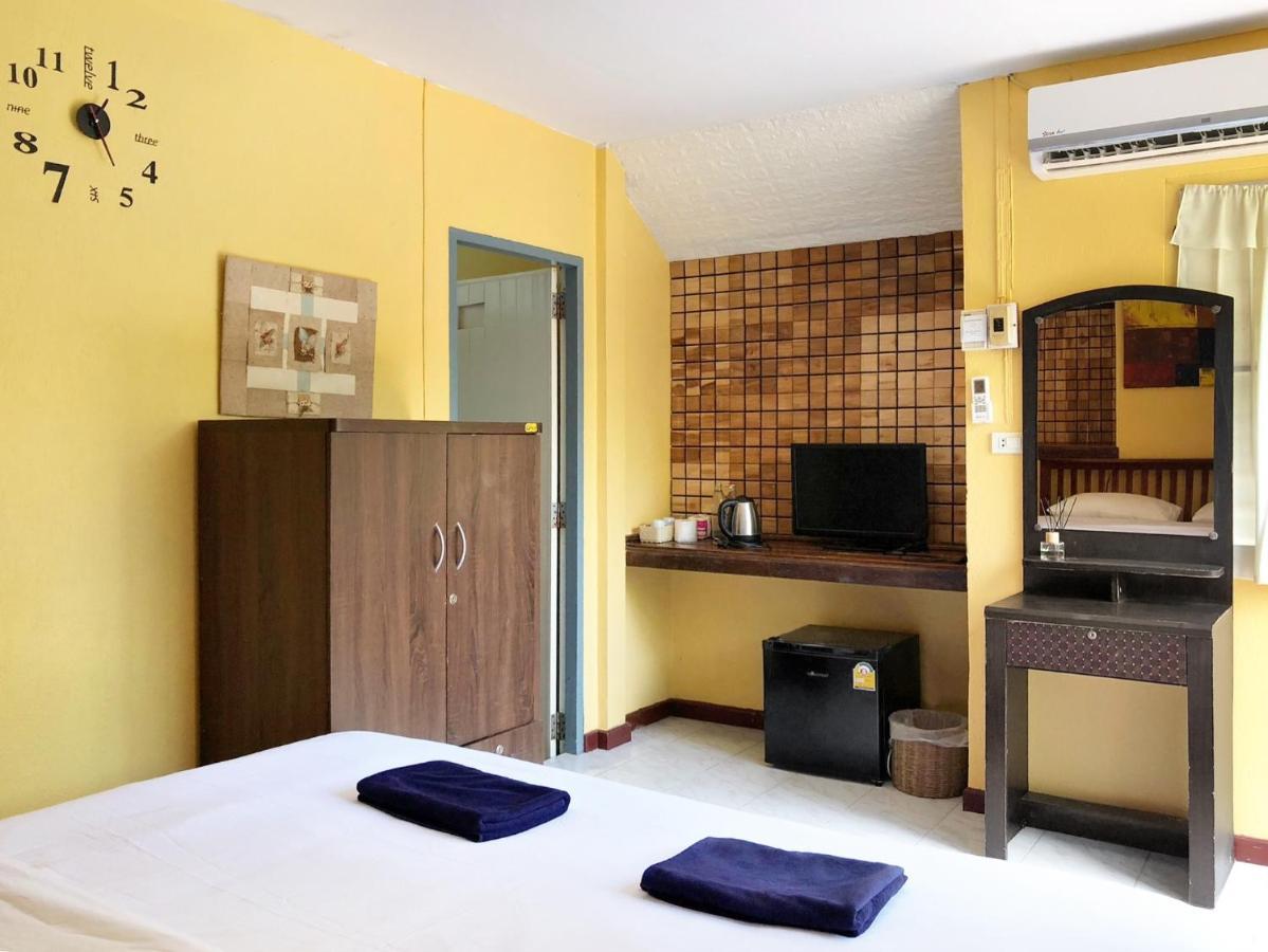 Blue Beach Resort Baanphakrimlay Bagian luar foto