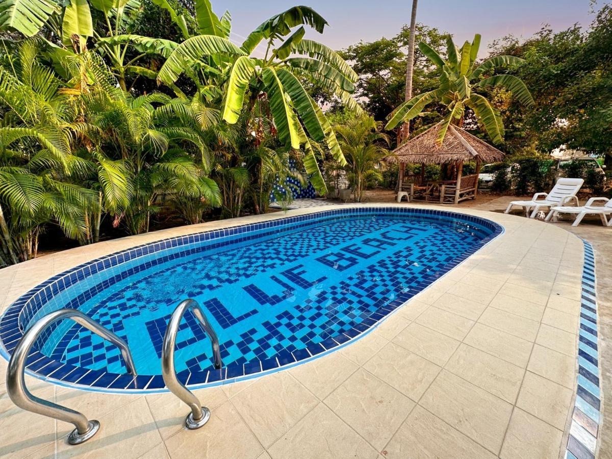 Blue Beach Resort Baanphakrimlay Bagian luar foto